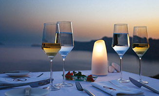 サントリーニ島 海沿いの絶景レストランでディナー